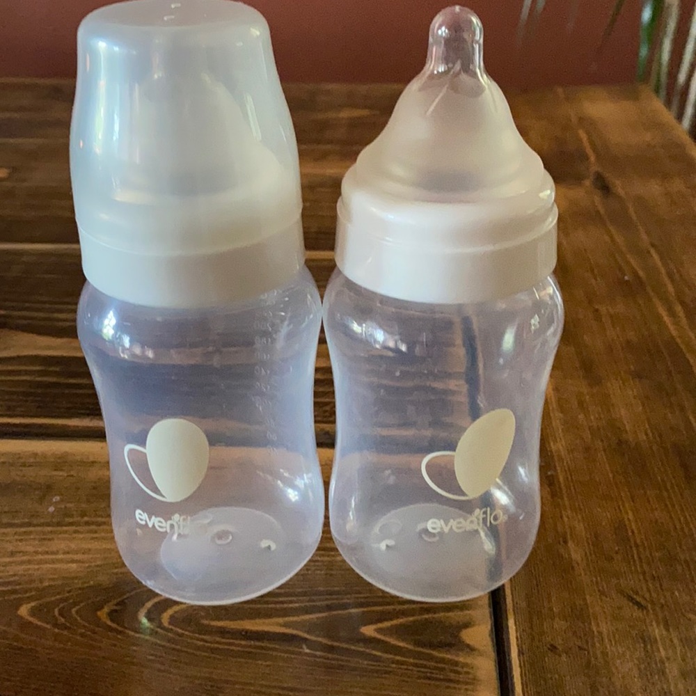 2 Evenflo 9oz bottles